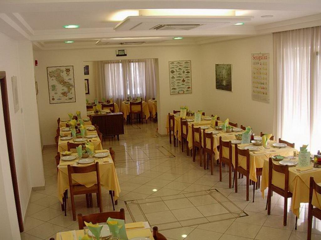 Hotel Vienna Senigallia Eksteriør billede